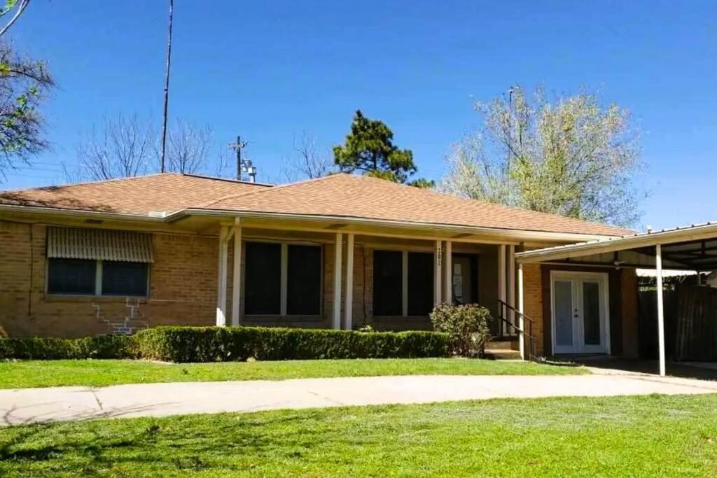 Spacious Lawton Escape With Game Room Near Fort Sill Sleeps 6 Exterior foto